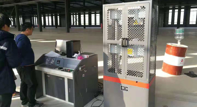 我公司電液伺服萬能材料試驗(yàn)機(jī)發(fā)貨南京